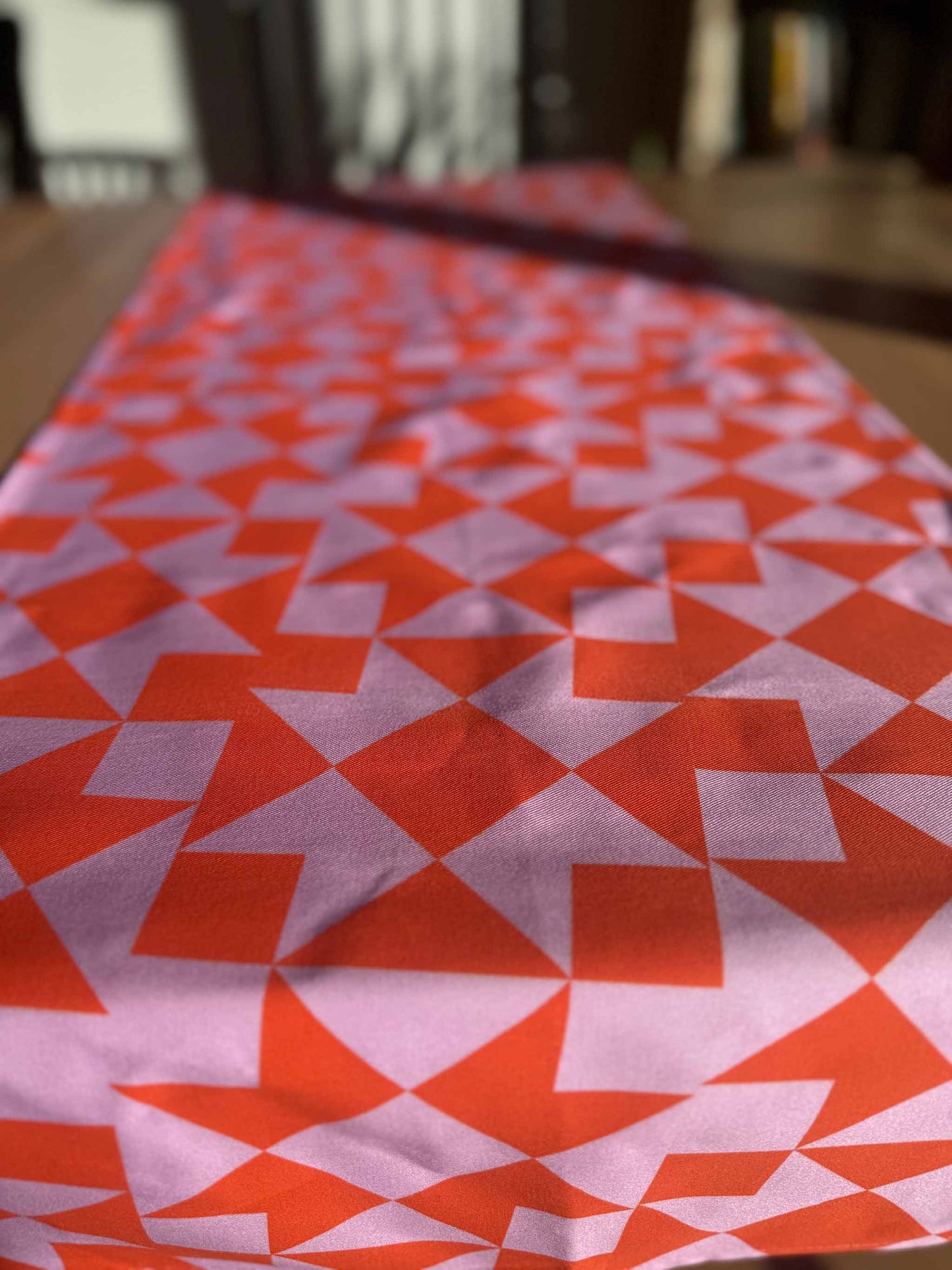 GLI - Table runner