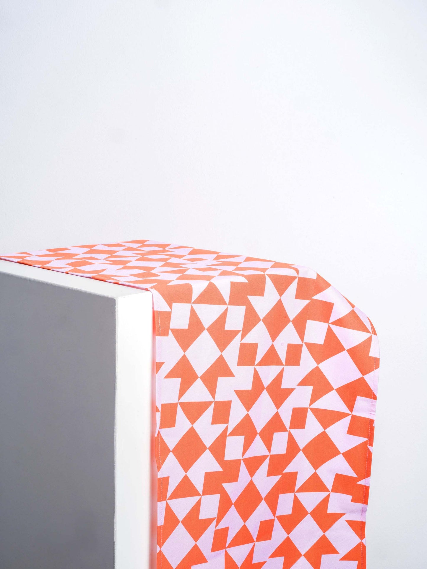GLI - Table runner