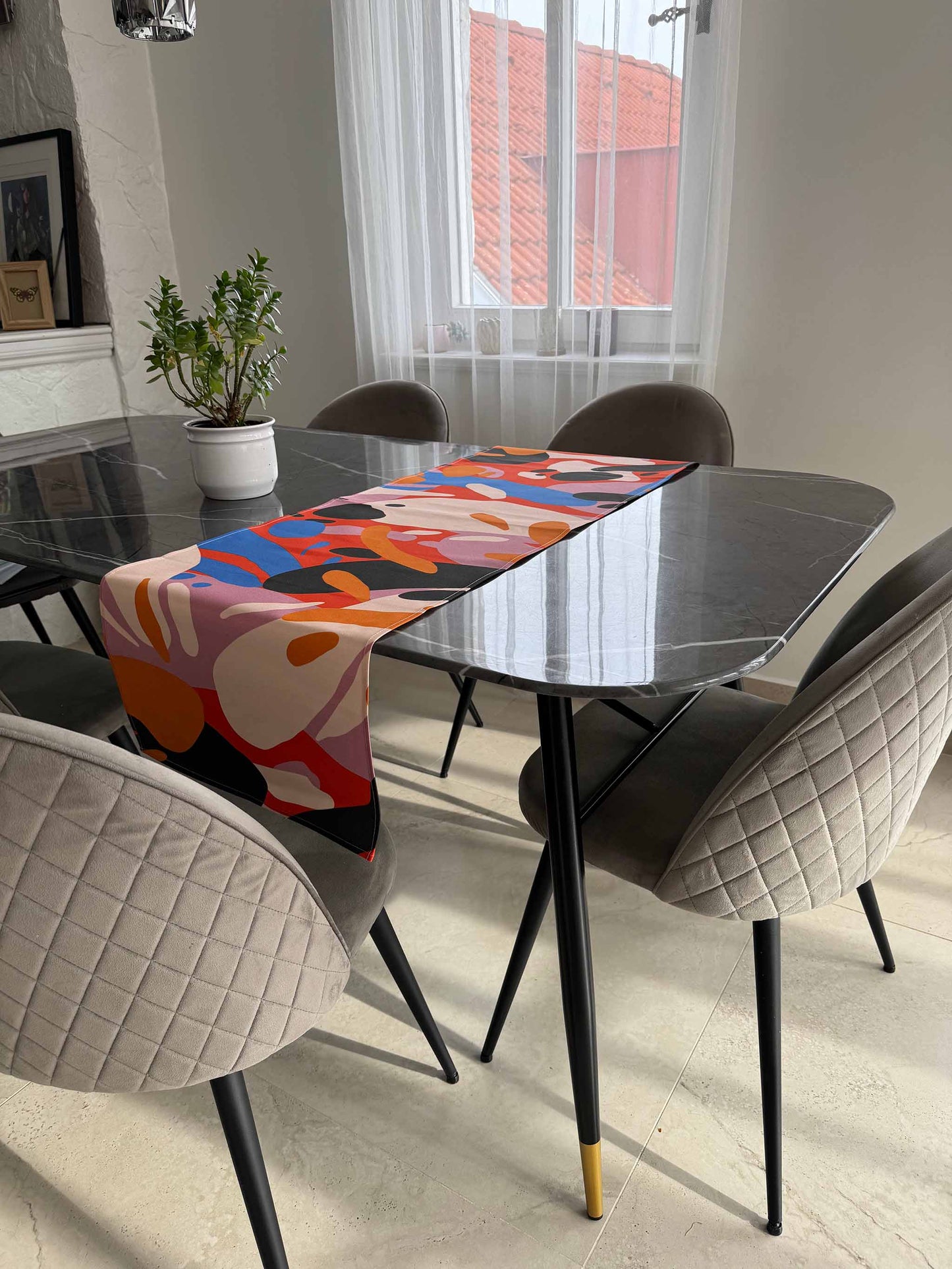 CRE - Table runner