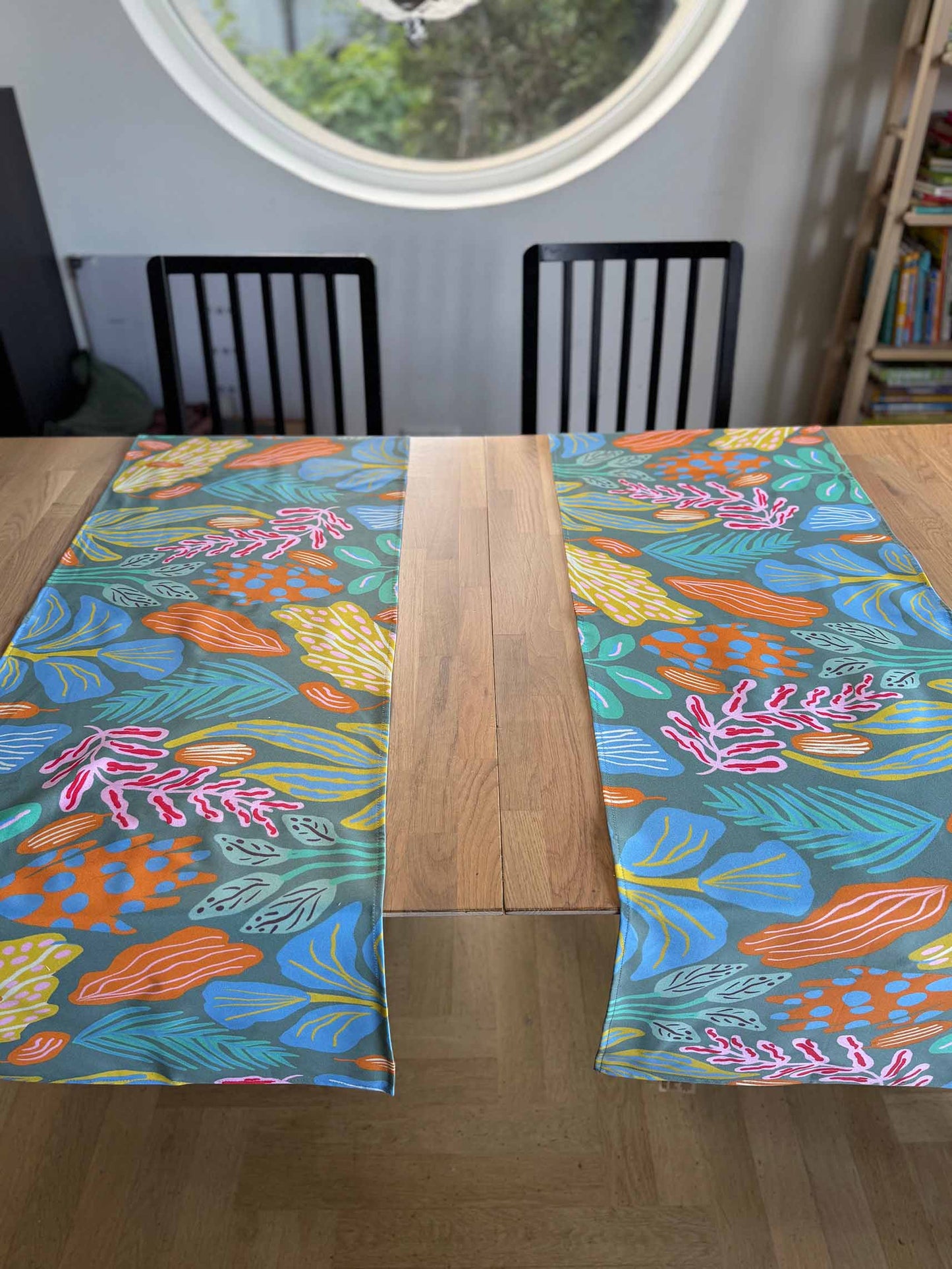 JUN - Table runner